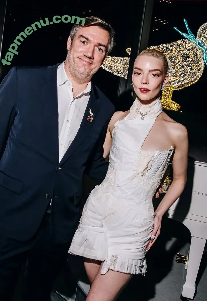 Anya Taylor-Joy nude photo #3584 (anyataylorjoy)
