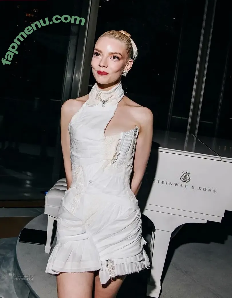 Anya Taylor-Joy nude photo #3602 (anyataylorjoy)