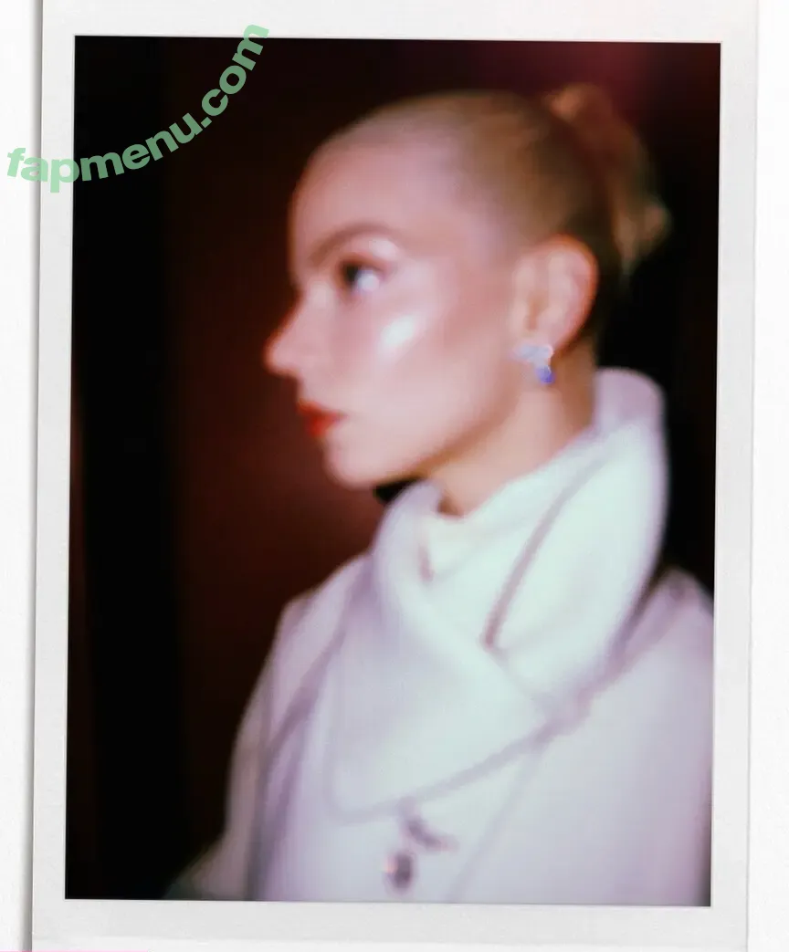 Anya Taylor-Joy nude photo #3612 (anyataylorjoy)