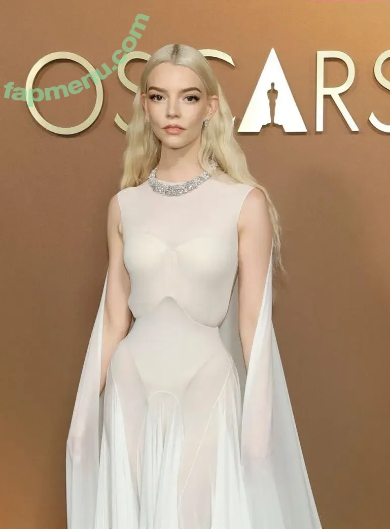 Anya Taylor-Joy nude photo #3616 (anyataylorjoy)