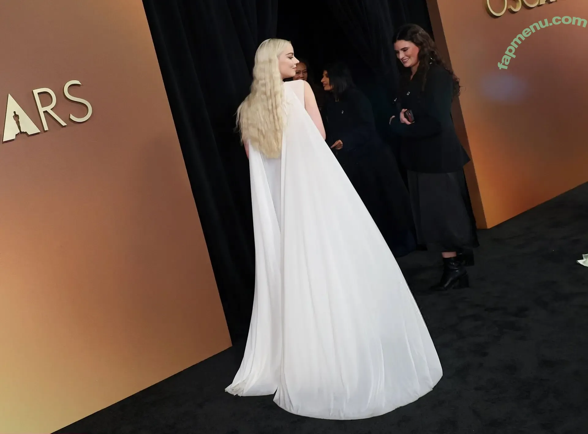 Anya Taylor-Joy nude photo #3625 (anyataylorjoy)