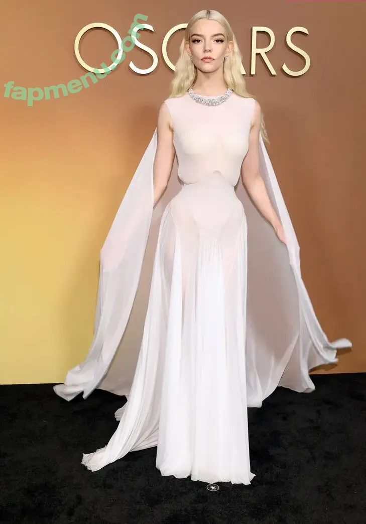 Anya Taylor-Joy nude photo #3626 (anyataylorjoy)