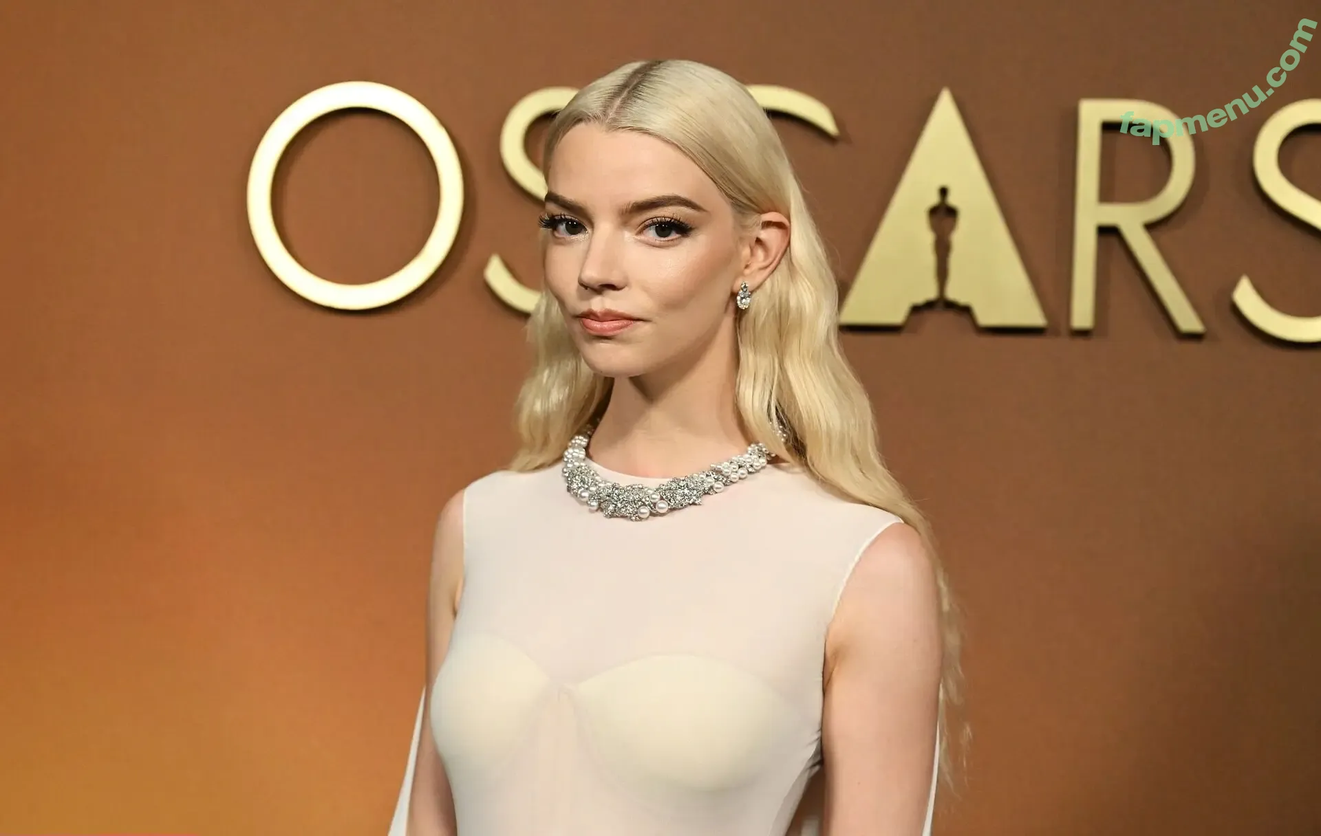 Anya Taylor-Joy nude photo #3648 (anyataylorjoy)