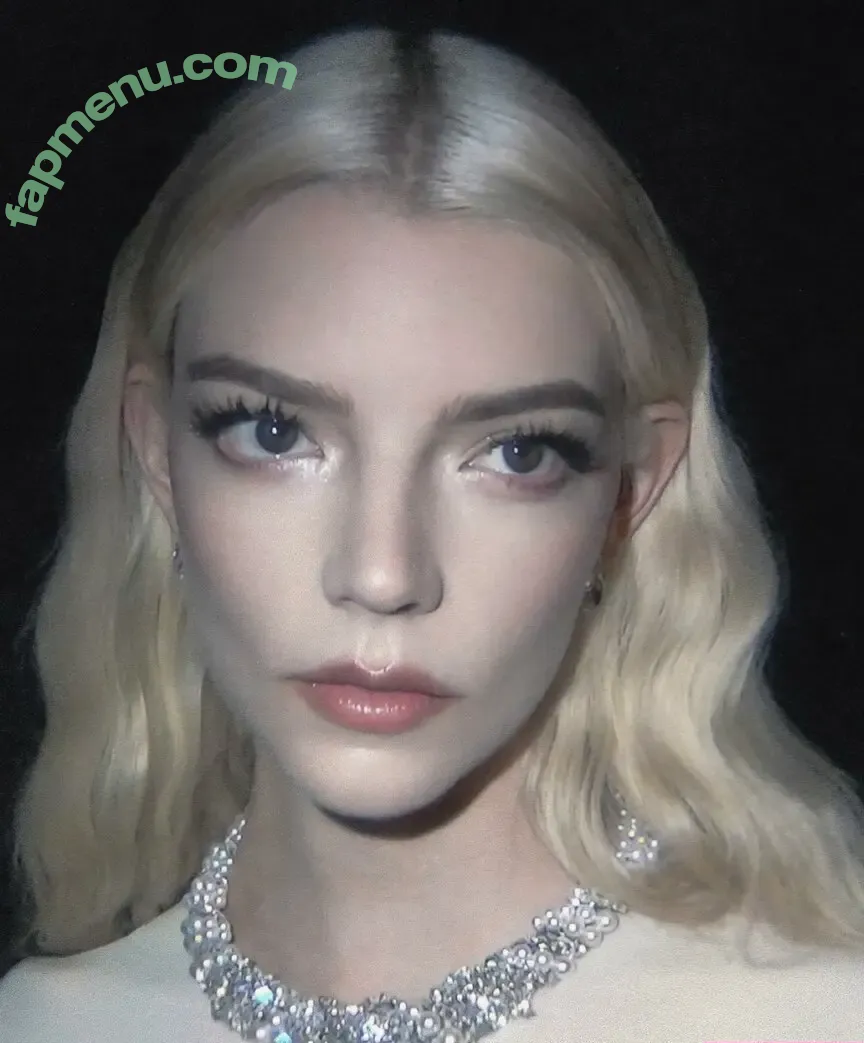 Anya Taylor-Joy nude photo #3652 (anyataylorjoy)