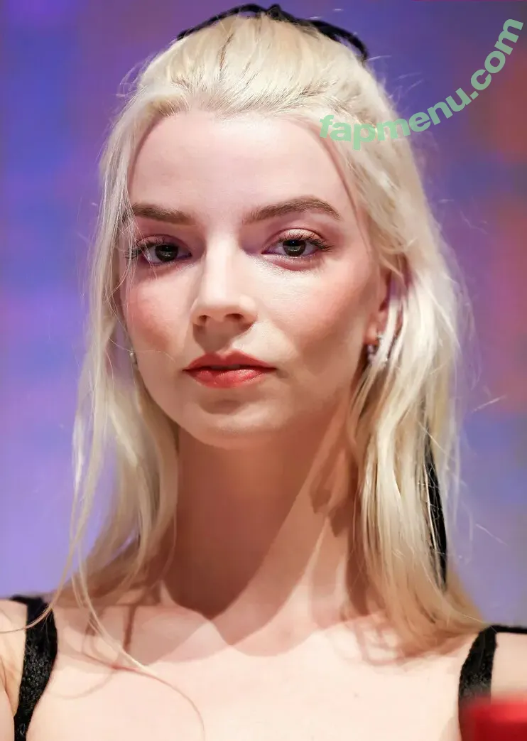 Anya Taylor-Joy nude photo #3659 (anyataylorjoy)