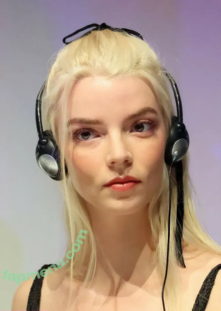 Anya Taylor-Joy nude photo #3663 (anyataylorjoy)