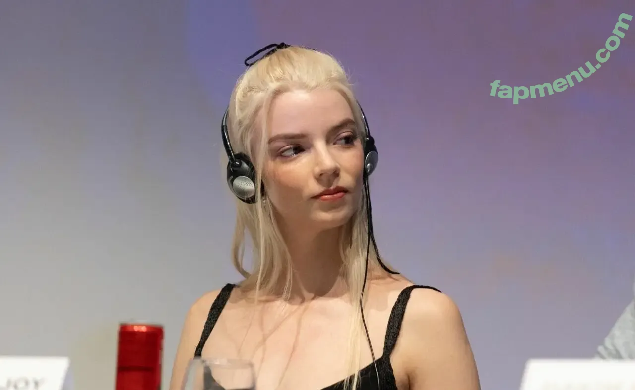 Anya Taylor-Joy nude photo #3691 (anyataylorjoy)