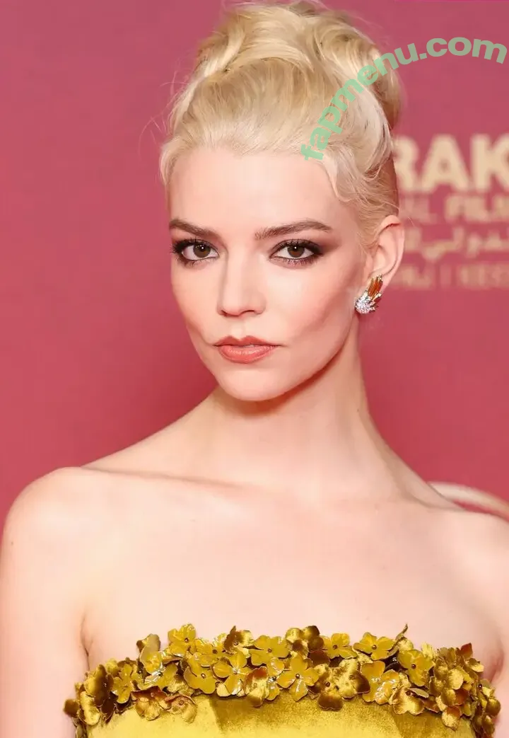 Anya Taylor-Joy nude photo #3704 (anyataylorjoy)