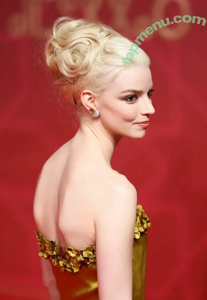 Anya Taylor-Joy nude photo #3706 (anyataylorjoy)