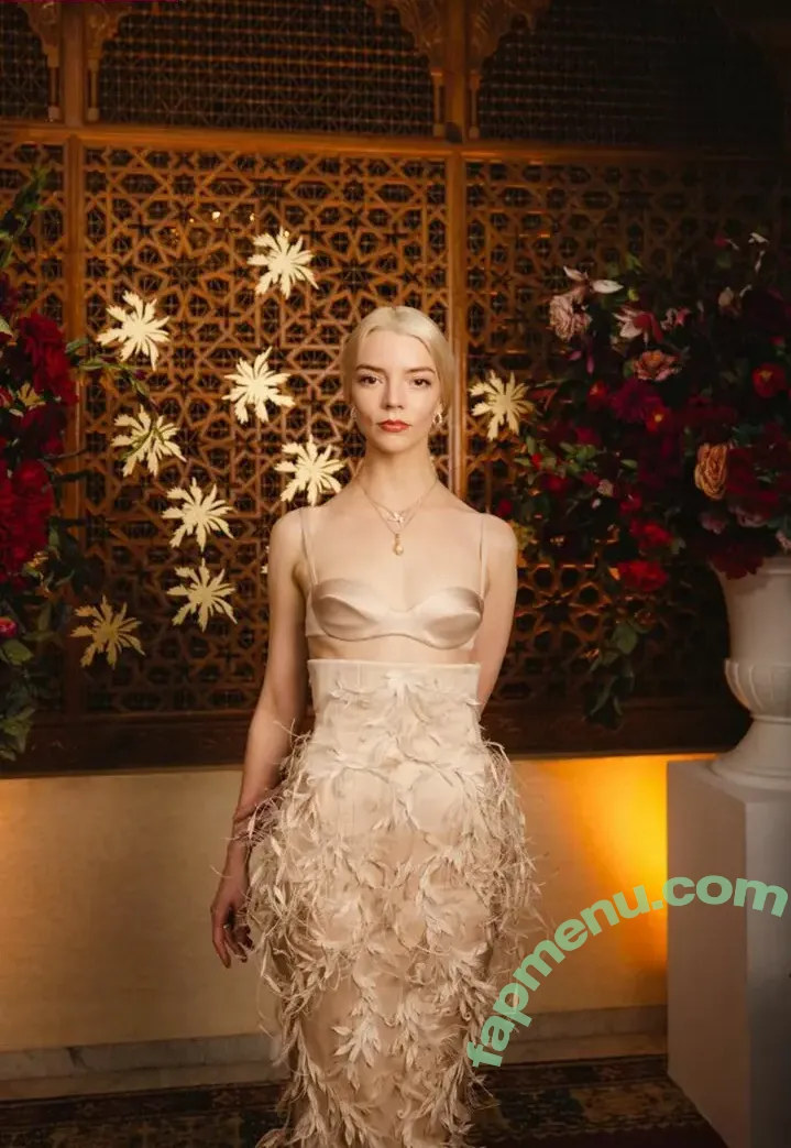 Anya Taylor-Joy nude photo #3718 (anyataylorjoy)