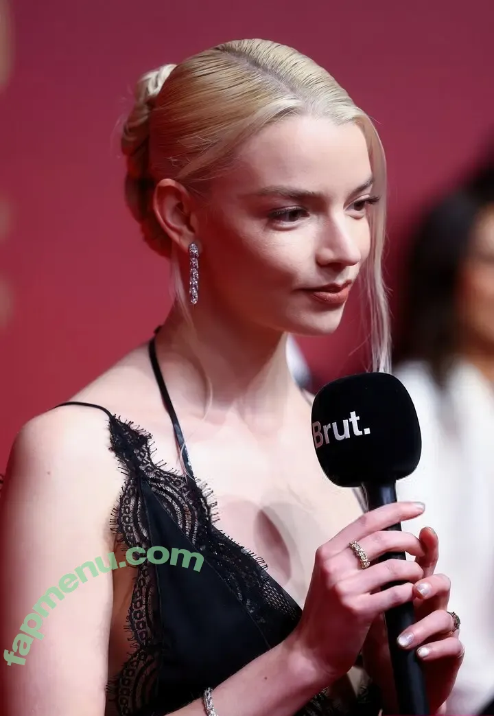 Anya Taylor-Joy nude photo #3734 (anyataylorjoy)