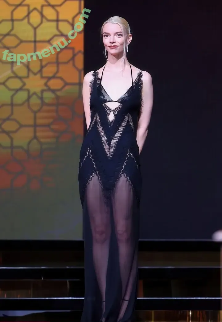 Anya Taylor-Joy nude photo #3738 (anyataylorjoy)