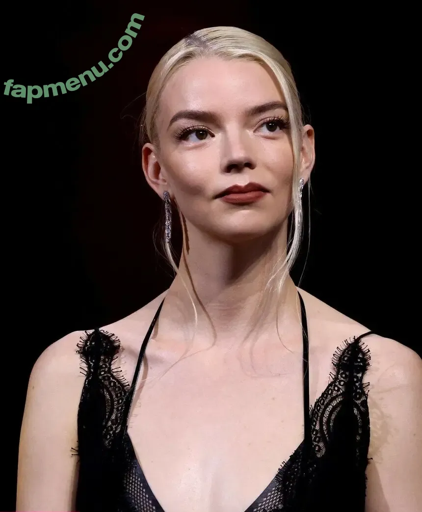 Anya Taylor-Joy nude photo #3793 (anyataylorjoy)