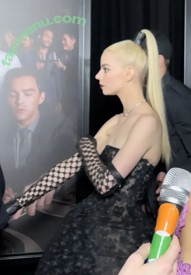 Anya Taylor-Joy nude photo #3816 (anyataylorjoy)