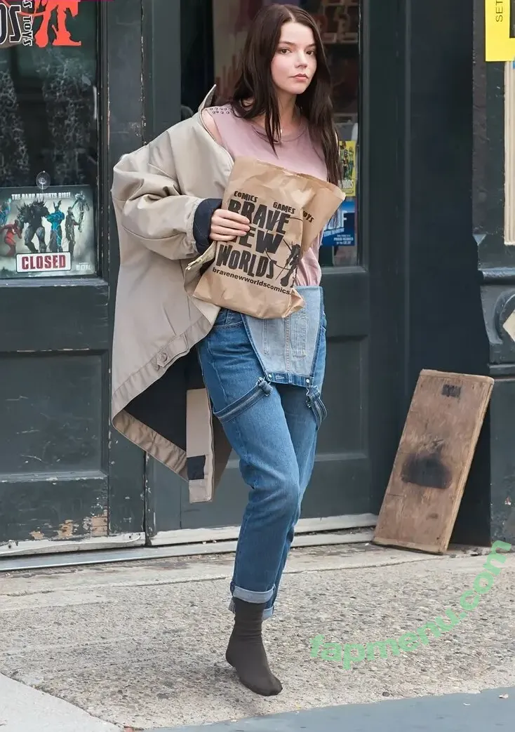 Anya Taylor-Joy nude photo #3836 (anyataylorjoy)