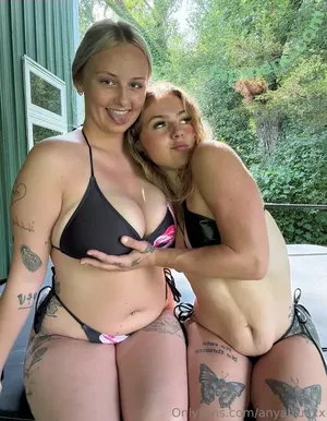 Anya Truax / anyatruax nude photo #0668