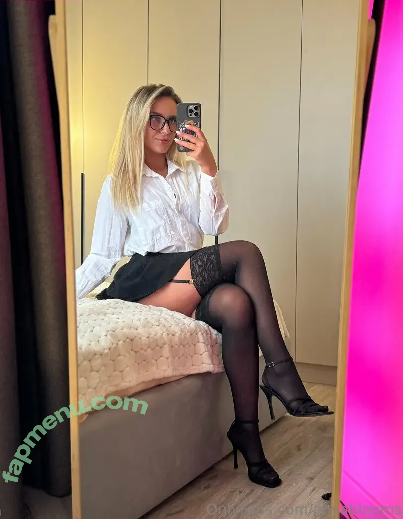 anyablooms nude photo #0086 (theanyablooms)