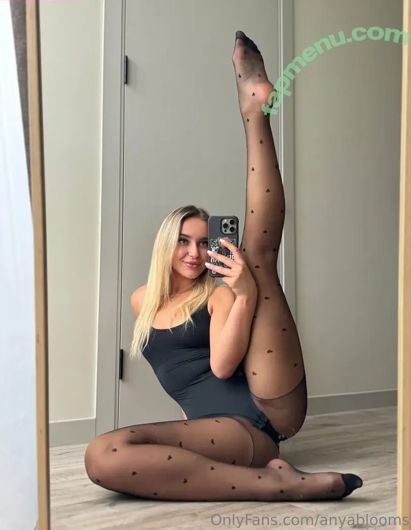 anyablooms nude photo #0094 (theanyablooms)