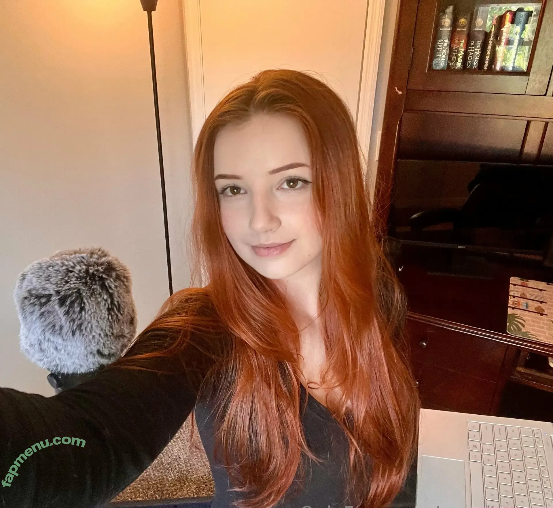 anyalaasmr nude photo #0005 (anyalaasmr)