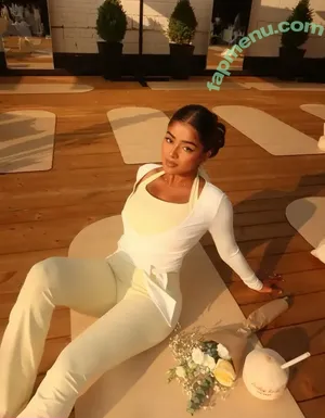 Apeenaiyah nude photo #0006