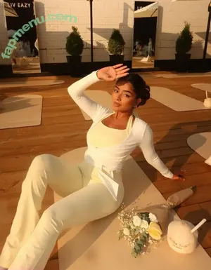 Apeenaiyah nude photo #0007