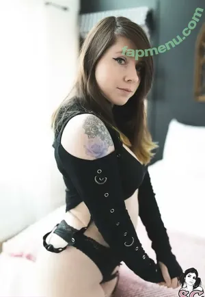 Aphiademieux / AphiaDeMieuxMFC / aphiadm nude photo #0097