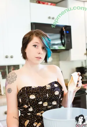 Aphiademieux / AphiaDeMieuxMFC / aphiadm nude photo #0152