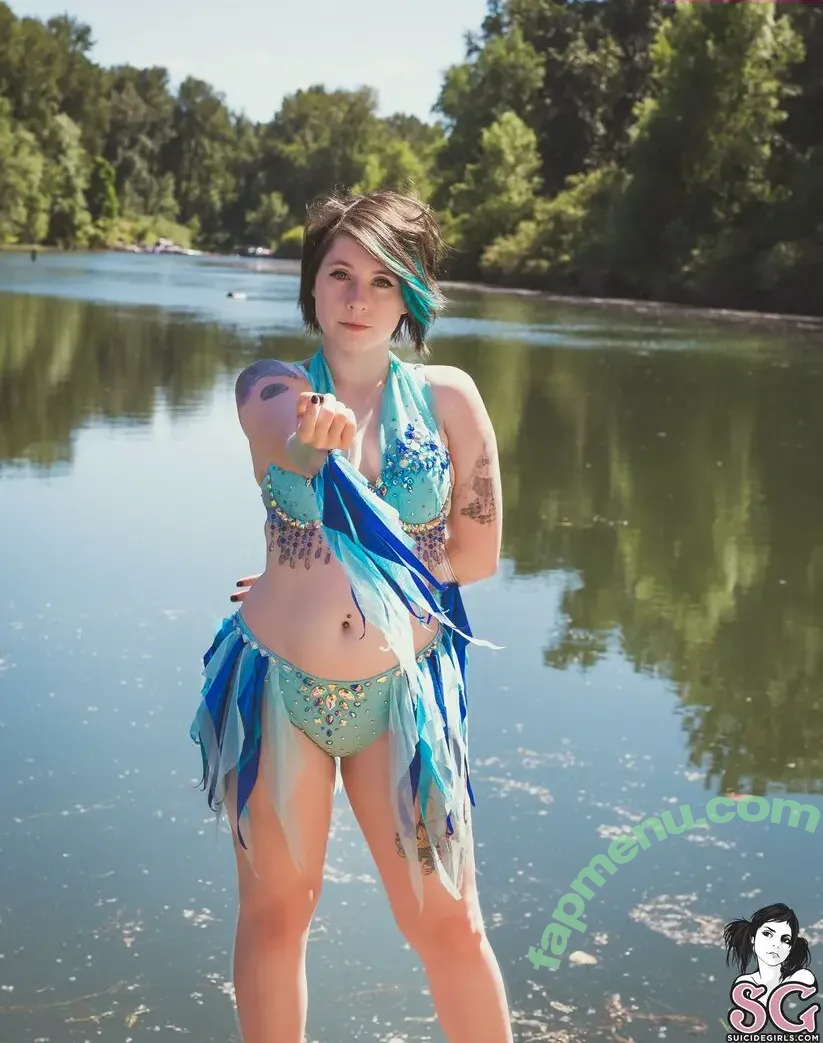 Aphiademieux nude photo #0020 (AphiaDeMieuxMFC / aphiadm)