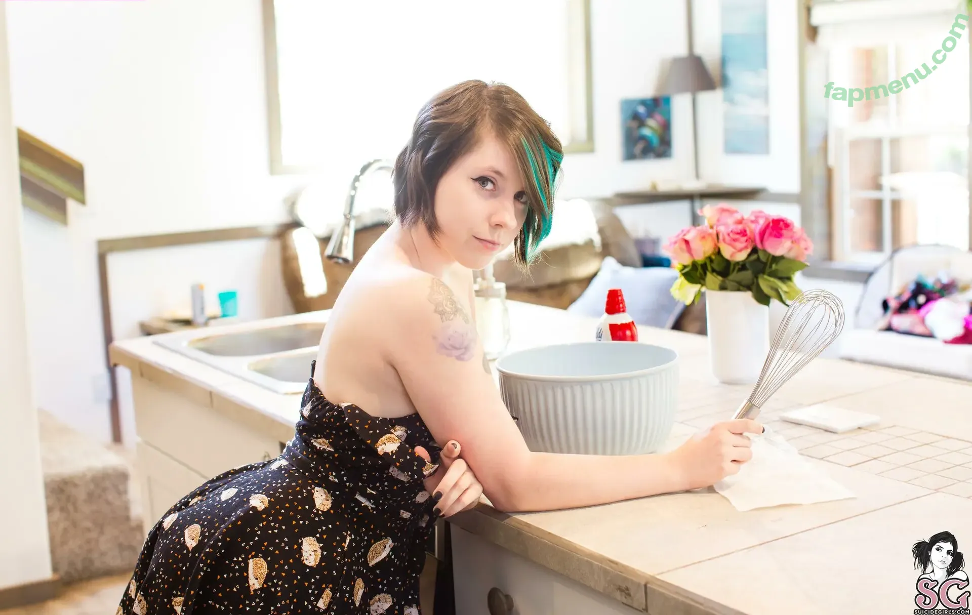Aphiademieux nude photo #0123 (AphiaDeMieuxMFC / aphiadm)