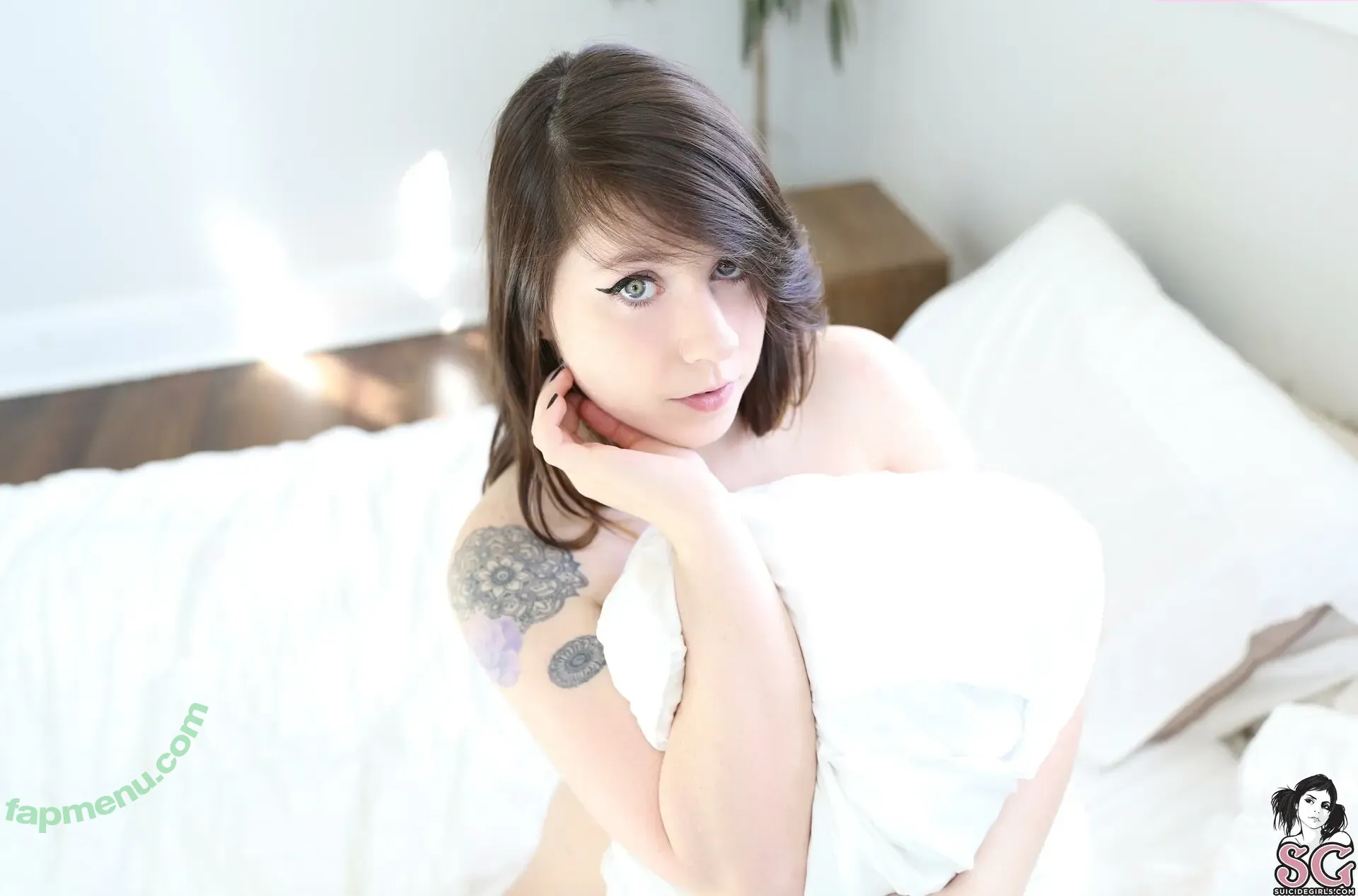 Aphiademieux nude photo #0283 (AphiaDeMieuxMFC / aphiadm)