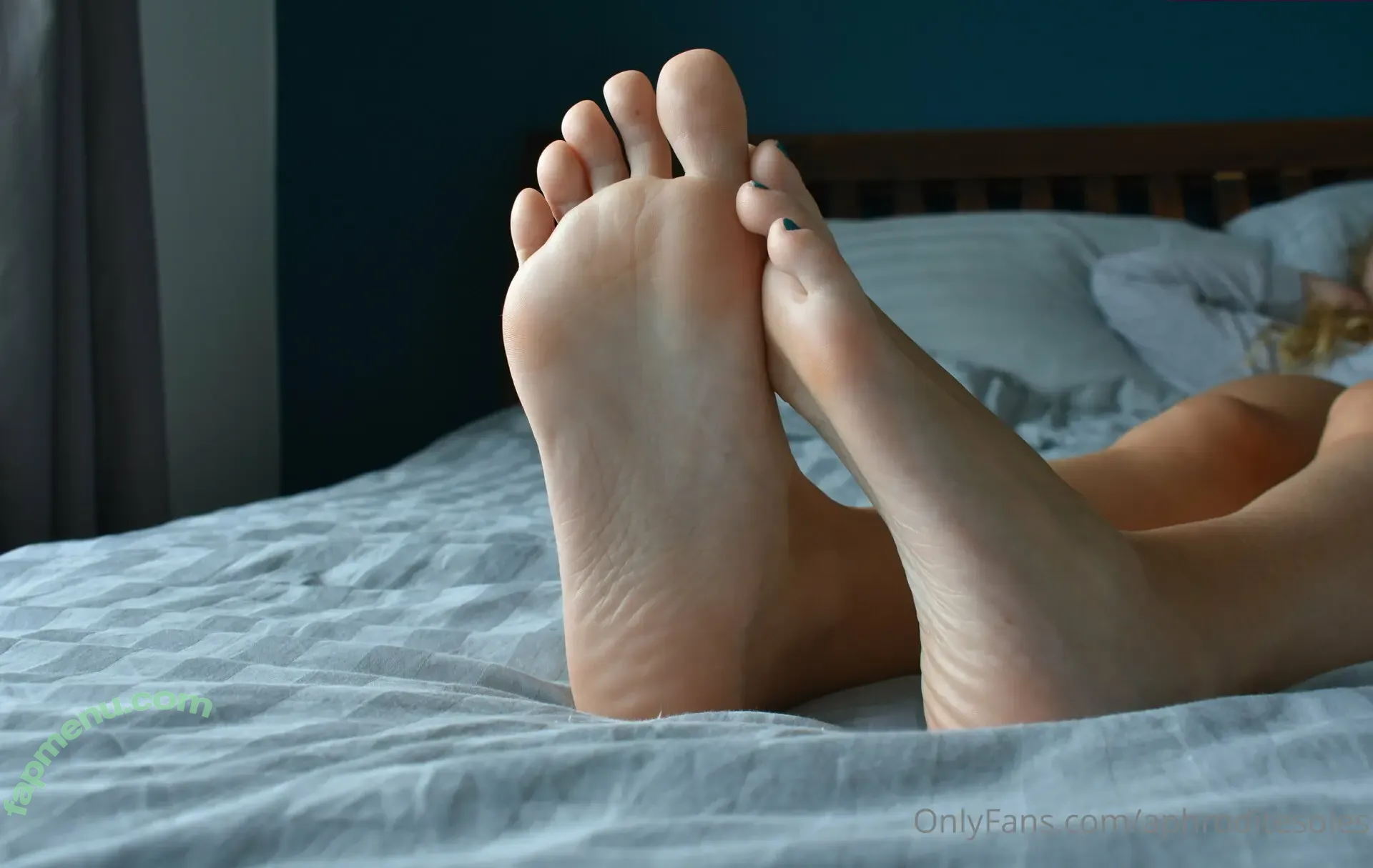 aphroditesoles nude photo #0053 (aphroditeqfeet)