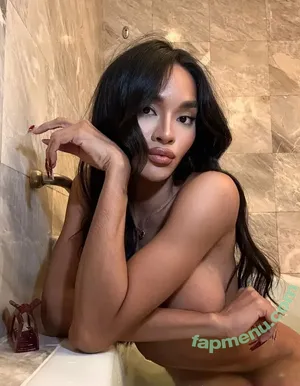 apo.ts / ladyboymansion nude photo #0023
