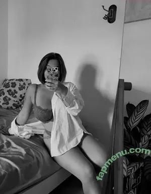 Apoline Perret / apolineprrt / shaniaperrett nude photo #0155
