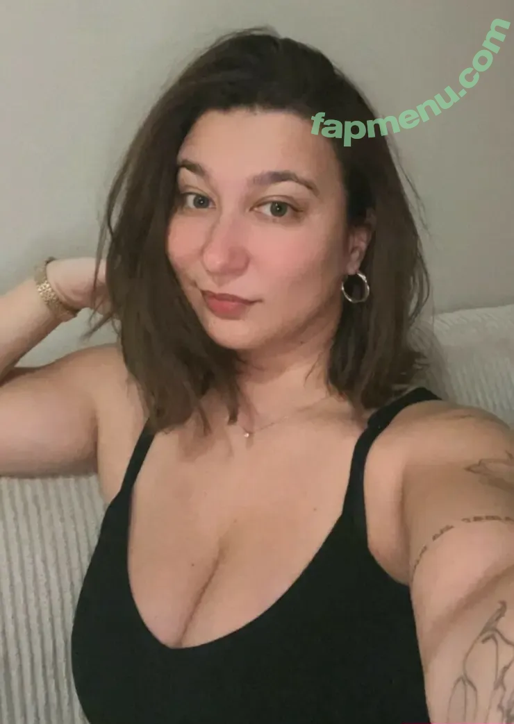 Apoline Perret nude photo #0166 (apolineprrt / shaniaperrett)