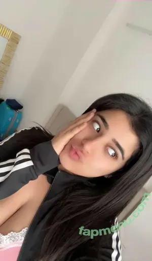 Apoorva Bhalla / apoorva_bhalla / apoorvabhalla nude photo #0220