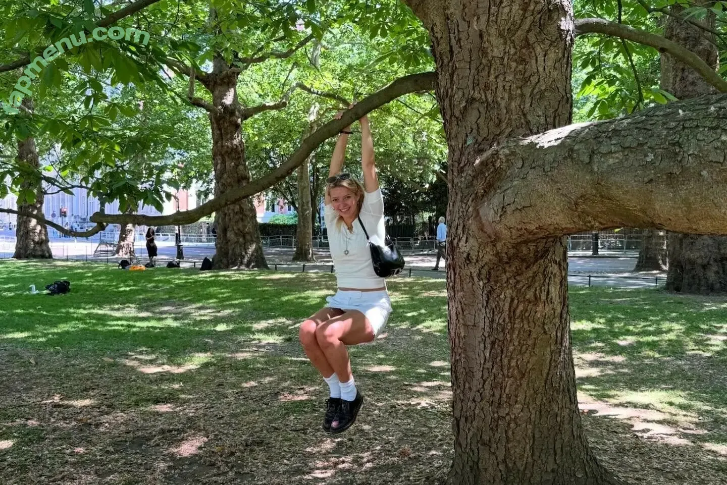 Apple Martin nude photo #0059 (applemartin)