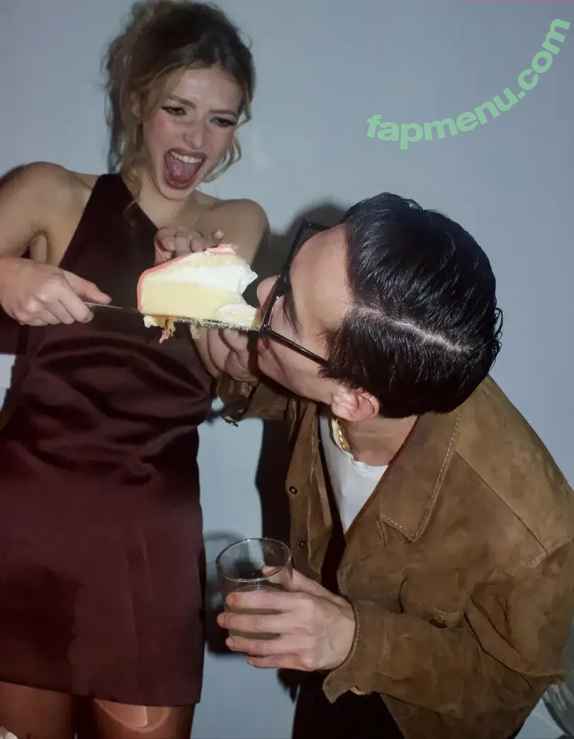 Apple Martin nude photo #0065 (applemartin)