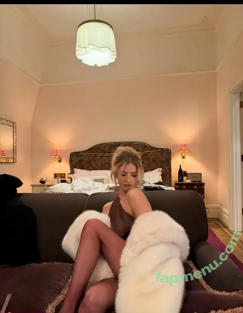 Apple Martin nude photo #0069 (applemartin)