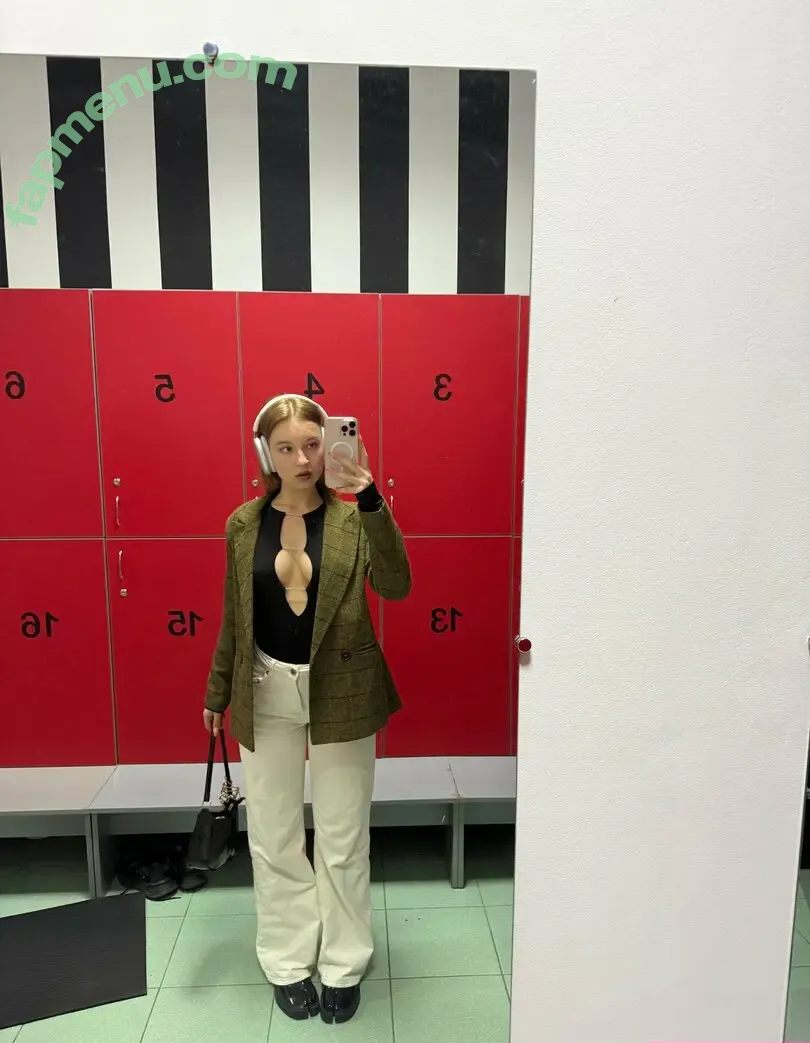 apple_of_eden nude photo #0038 (apple_of_eden)