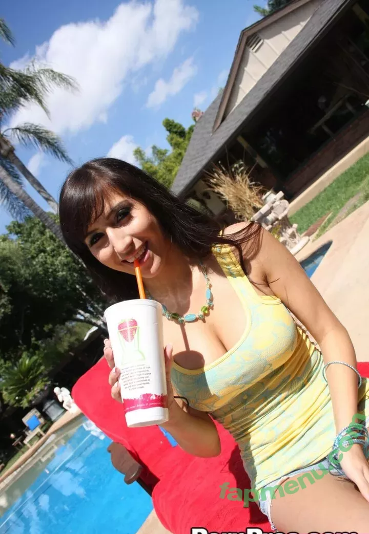 April O'neil nude photo #0524 (heyitsapriloneil)