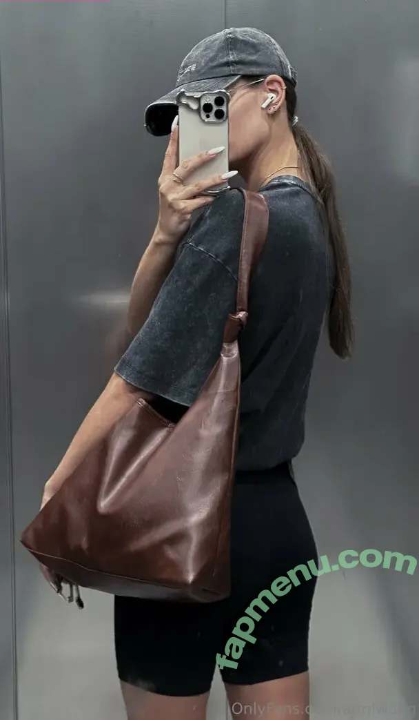 aprilwong nude photo #0010 (aprilwongcom)