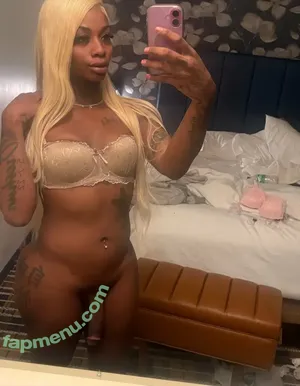 aquafinaak / awkwafina nude photo #0016