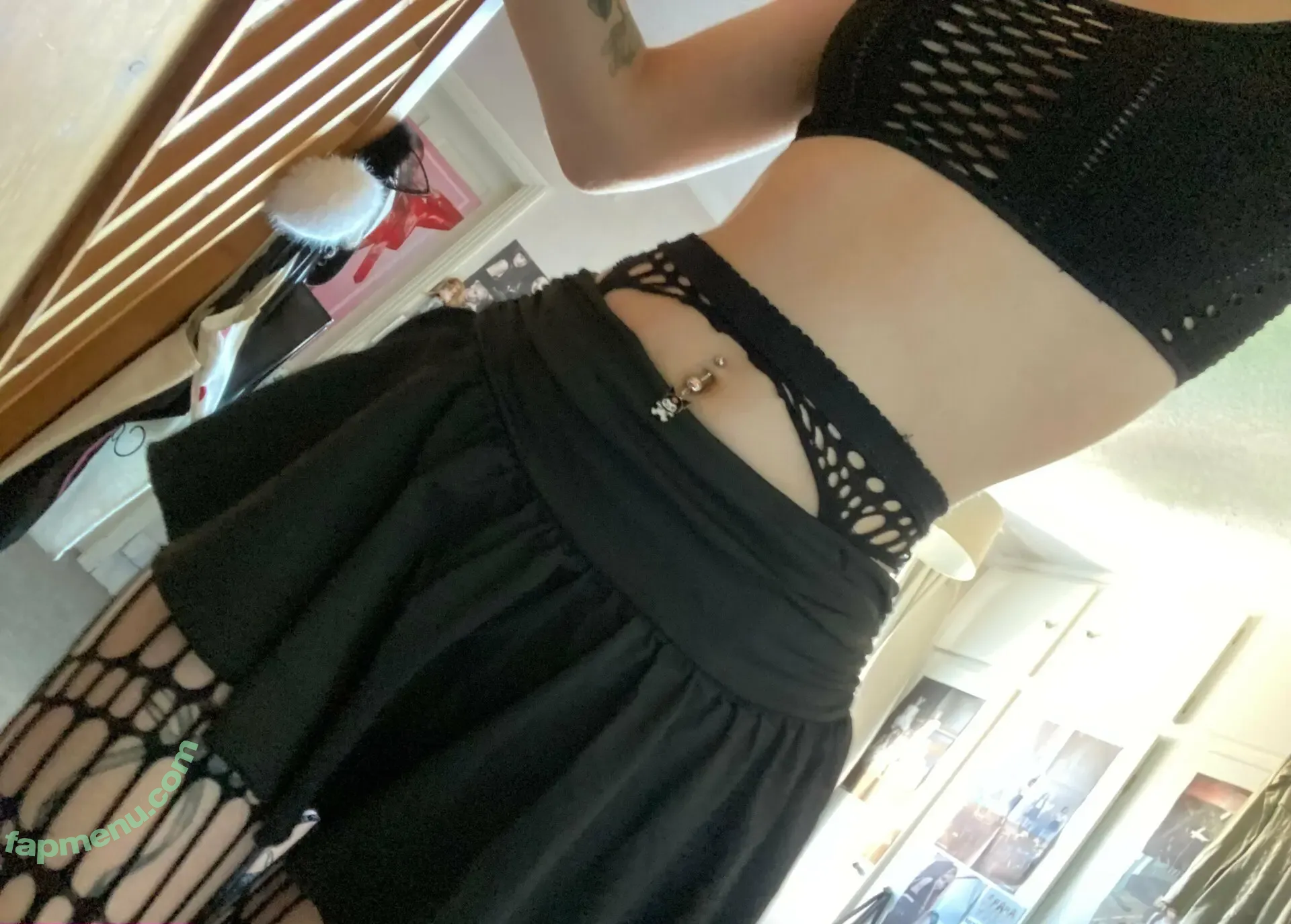 aquam6rine nude photo #0012 (aqua.empress06)