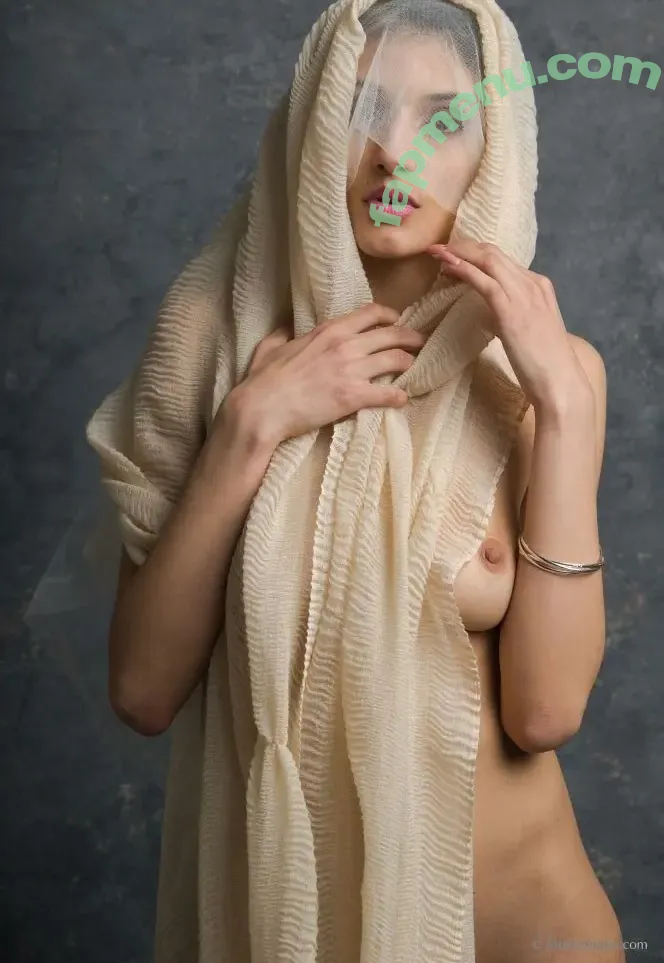 arabianqueen nude photo #0001 (arabianqueen)