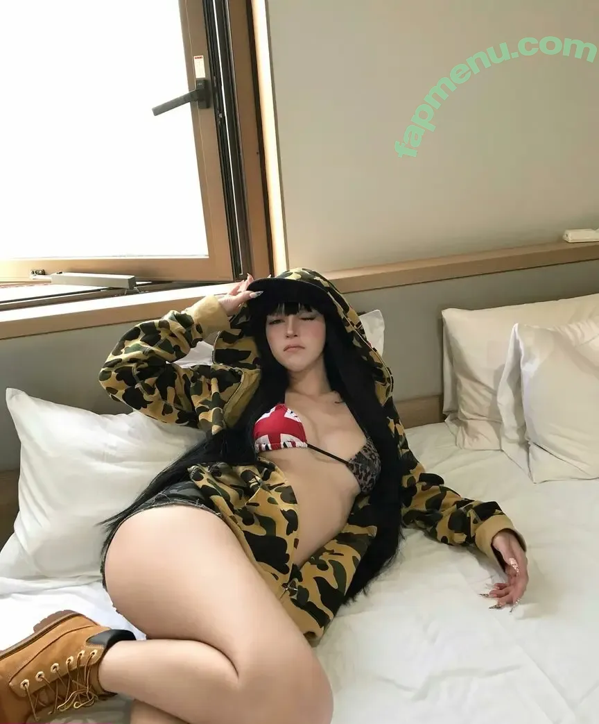 Aradaeyeee nude photo #0049 (Aradaeyeee)