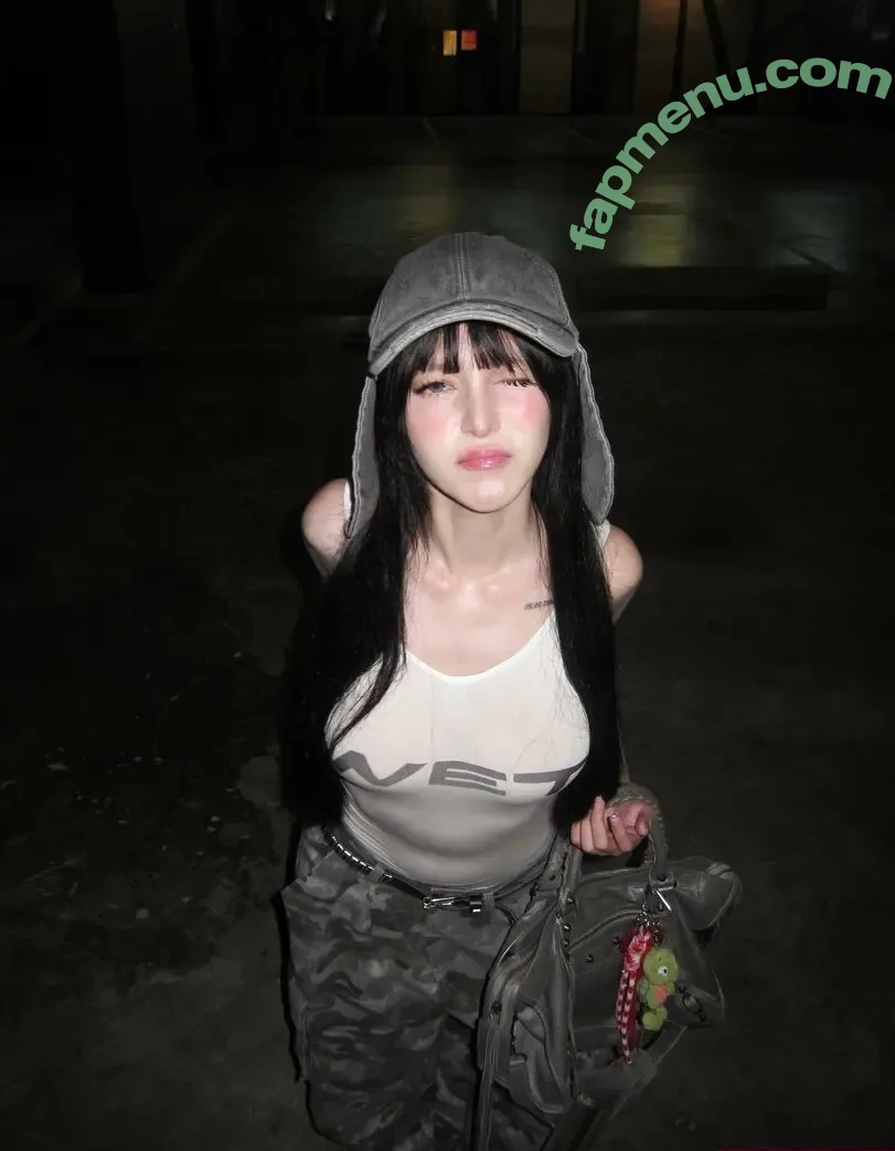 Aradaeyeee nude photo #0064 (Aradaeyeee)