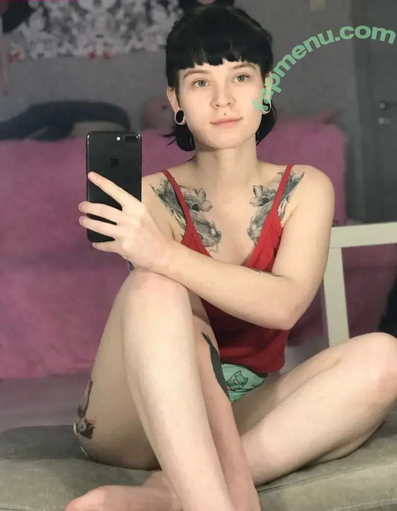 arahnaekb nude photo #0023 (chloe_glass_ / unkarab)