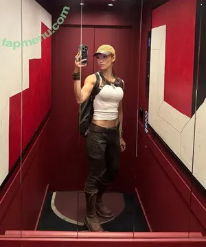 AreYouKitty / Kiddy Akita Lou nude photo #0025