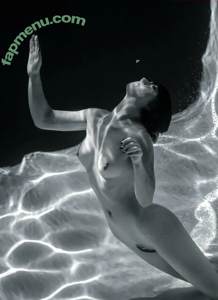 Ari White nude photo #0005 (ariwhiteof)