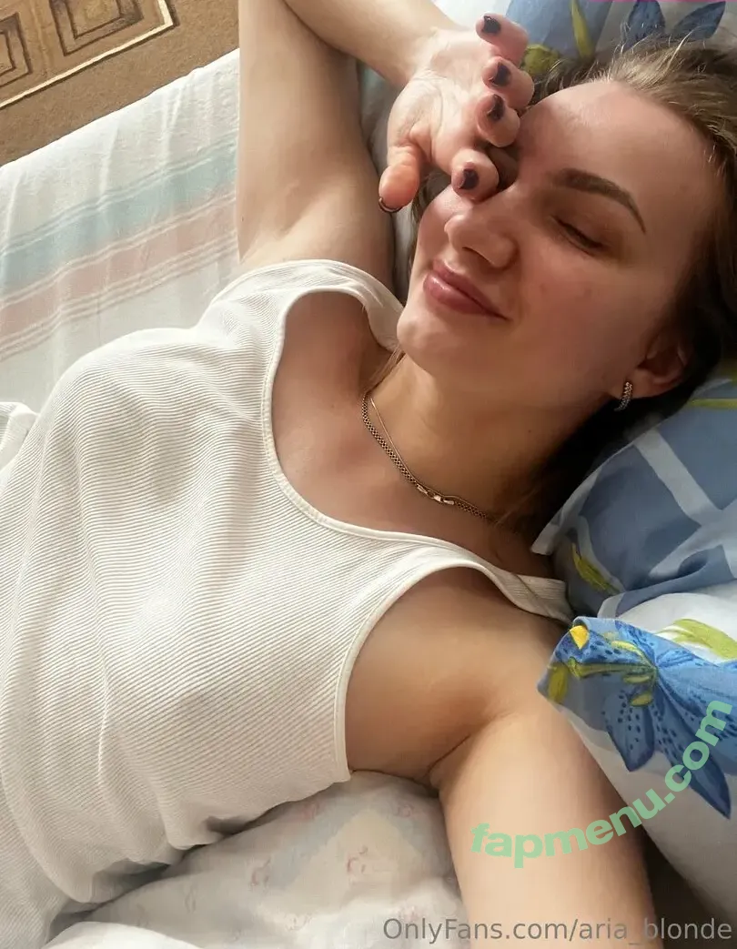 aria_blonde nude photo #0029 (messy.blonde)